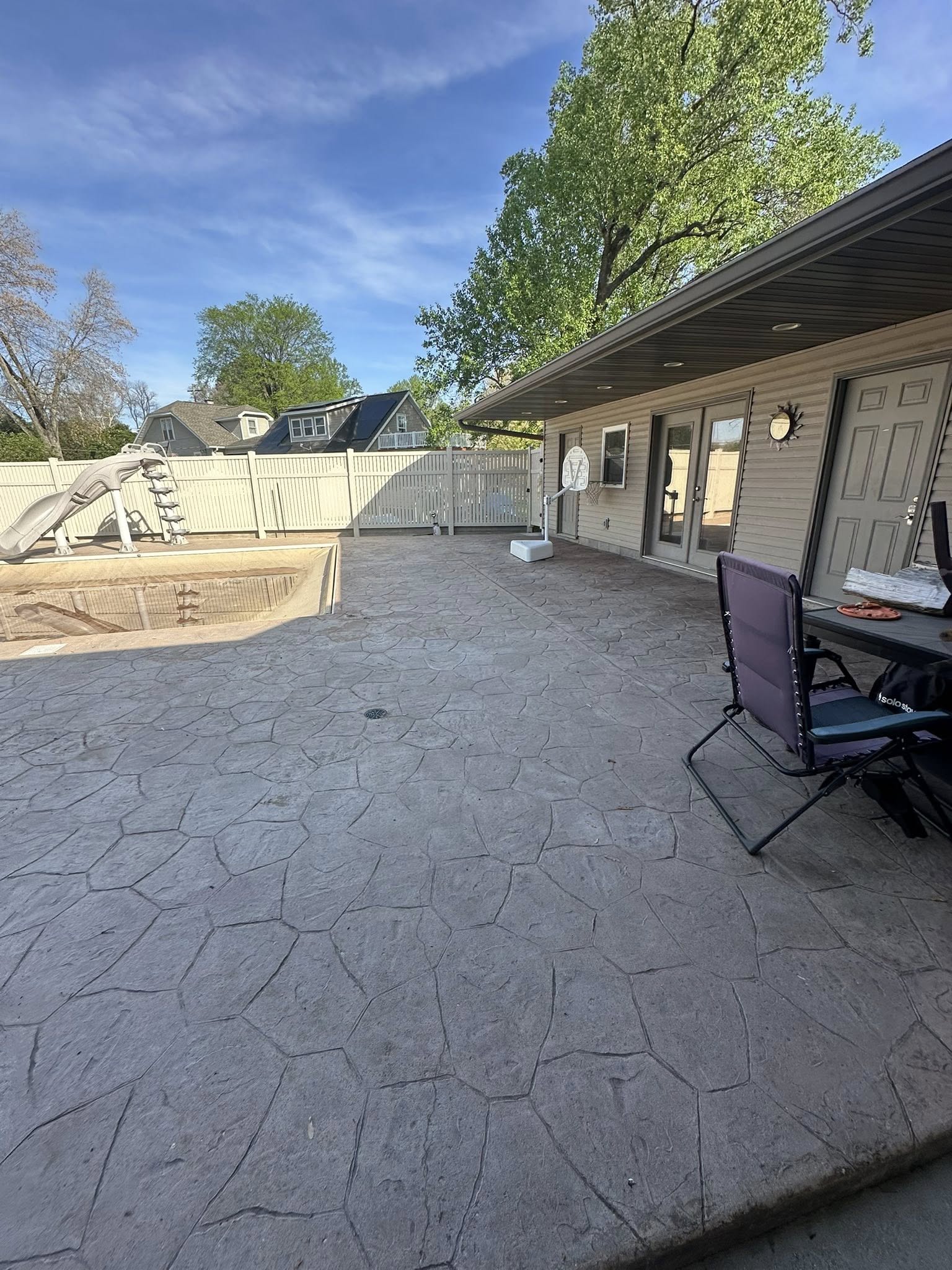 Decorative concrete walkway